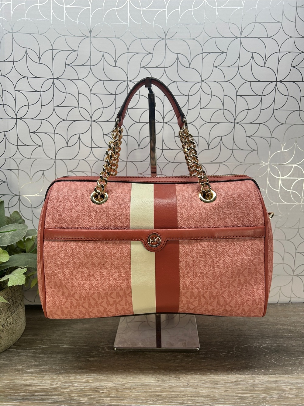 8619 NWT Michael Kors Rose Pink Signature Stripe Shoulder Bag 270988619